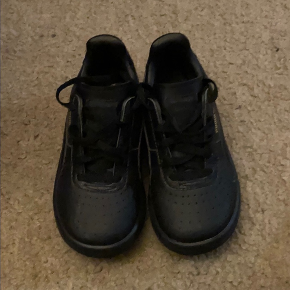 Pumas sneakers